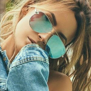 Quay x Desi Highkey sunglasses